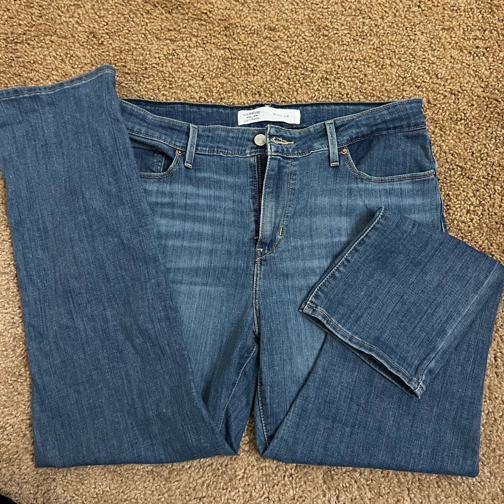 Levi jeans